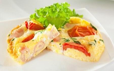 Вкусный омлет в пакете без молока - рецепт и фото