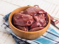 Сырая куриная печень - фото