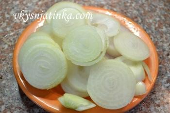 Лука порезанный кольцами