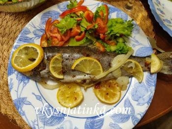 Готовая радужная форель запеченная целиком