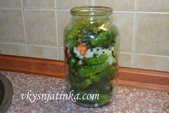 укроп и лист хрена