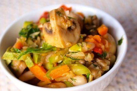 Вкусное овощное рагу с грибами - рецепт и фото
