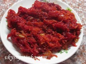 Жареная свекла с морковью и луком