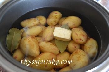 Молодой картофель с маслом