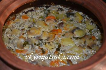 Тушеная картошка с грибами и куриными сердечками