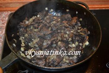 Жарка лука с грибами