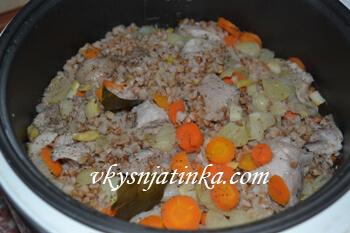 Тушение гречки со свининой в мультиварке