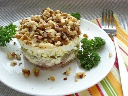 Аппетитный салат «Нежность» с куриным филе - рецепт и фото