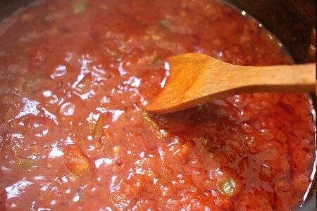 Подлива к рису без мяса с томатной пастой - рецепт и фото