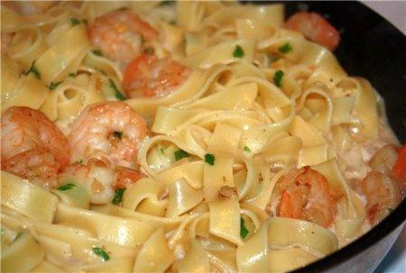 Сырный соус для спагетти с креветками - рецепт и фото