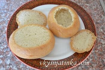 Разрезанная булочка