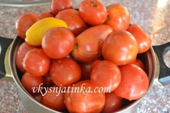 Помидоры хорошенько промыть