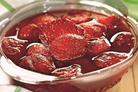Вкусное варенье из клубники с целыми ягодами «Пятиминутка» - рецепт и фото