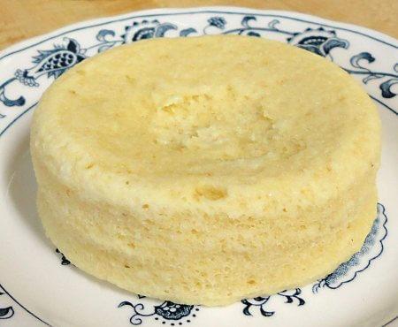 Творожный кекс в чашке в микроволновке - рецепт и фото