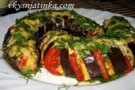 Баклажаны запеченные с помидорами и сыром
