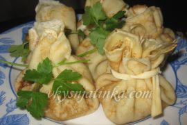 Блинные мешочки с курицей