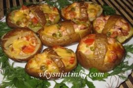 Картофель фаршированный сыром и ветчиной - фото