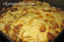 Картофель запеченный в духовке с сыром и сметаной - фото