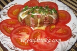 Картофель запеченный с ветчиной в духовке - фото