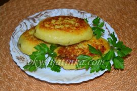 Картофельные зразы с грибами на сковороде - фото
