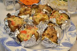 Картошка фаршированная грибами и запеченная в духовке - фото