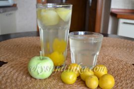 Компот из свежих слив и яблок