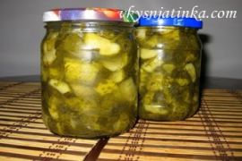 Консервированный салат из свежих огурцов