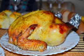 Курица с ананасами запеченная целиком