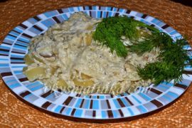 Куриная печень в сливках с луком