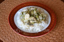 Куриное филе с луком и чесноком