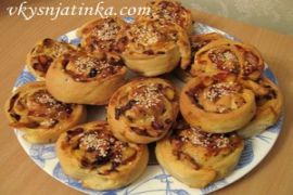 Ленивые пироги с куриным мясом и кунжутом - фото