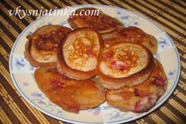 Оладьи с клубникой