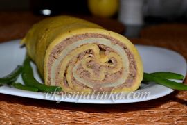 Рулет из блинов с начинкой