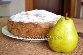 Шарлотка с грушами - фото
