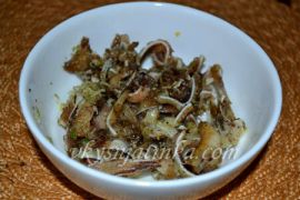 Свиные уши по-корейски с чесноком