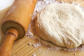 Домашнее тесто для курника - фото