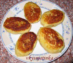 Картофельные зразы с мясным фаршем на сковороде - фото