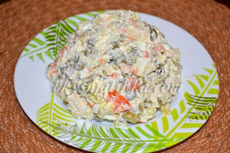 Оливье из куриного филе - фото