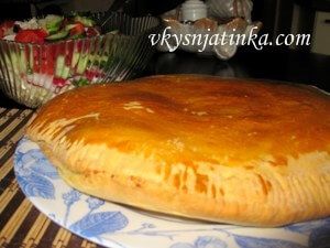 Пирог со свиным фаршем в духовке - фото