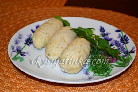 Сосиски из куриного филе в кишках - фото