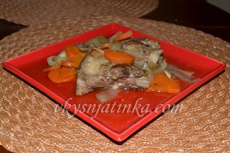 Свиные ребрышки с морковью и луком в духовке - фото