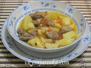Тушеный картофель с мясом - фото