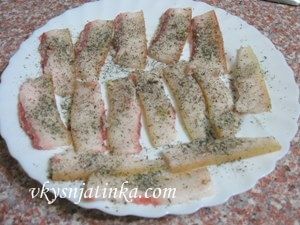 Закуска из сала с перцем - фото