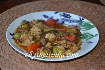 Наше овощное рагу с курицей и грибами готово